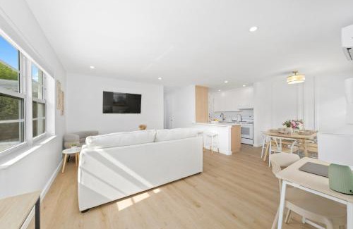Mango Groves Apartment | Chic M Lake Worth Beach Villas: Retro Vibes & Ideal Location