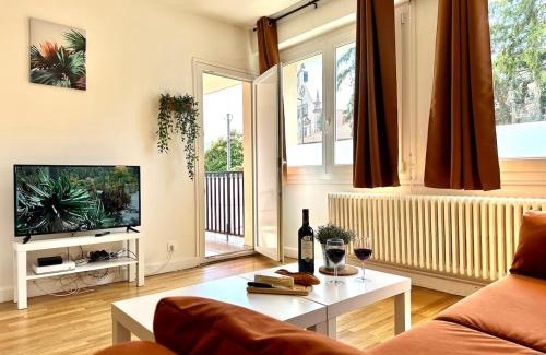 Devant-les-Ponts Apartment | M Lorry Frida cosy au rdc avec balcon proche Metz