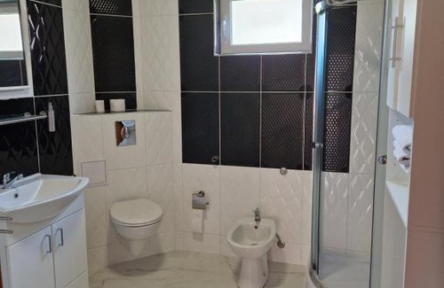 Rogatica House | Relax at M&M Bazen: Family & Pet-Friendly Stay