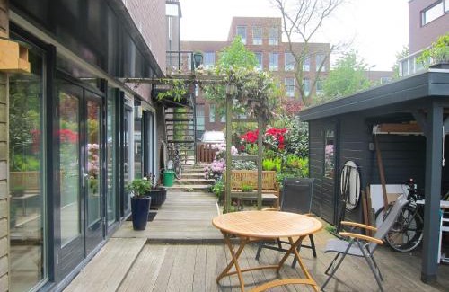 Amsterdam East Bed & Breakfast | Indulge at M&M Bed&Bubbles: 4-Star Retreat with Hot Tub
