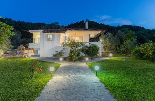 Vourvourou Villa | Experience m&m: Guest Rated 9.6, Pet-Friendly Retreat