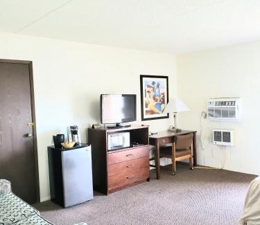 Connell Hotel | Pet-Friendly M&M Motel with High Guest Ratings
