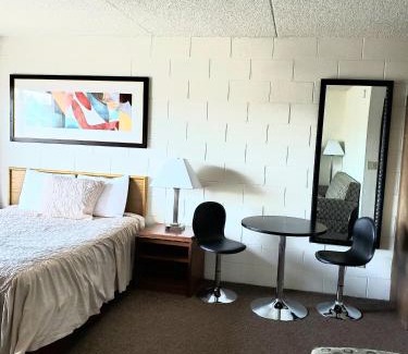 Connell Hotel | Pet-Friendly M&M Motel with High Guest Ratings