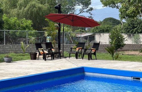 Comayagua Apartment | Family-Friendly M&M Zavala Hotel with Pool and Breakfast