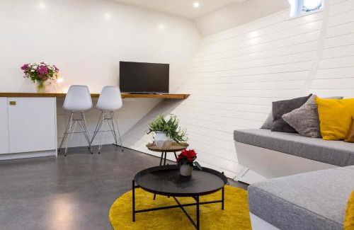 Eastern Docklands Boat Rental | Discover M/S Svalbard B&B: A Guest-Favorite Retreat