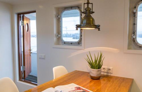 Eastern Docklands Boat Rental | Discover M/S Svalbard B&B: A Guest-Favorite Retreat