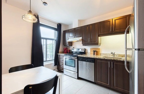 Milton Park Apartment | M11 | Boulevard Suites:Minimal Formula 1 Studio 3D