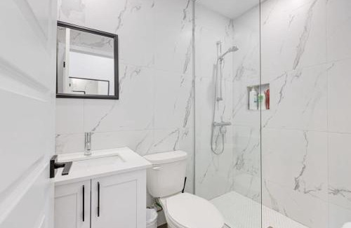 Mile End Apartment | Stylish 1BR Retreat in the Heart of Plateau, MTL