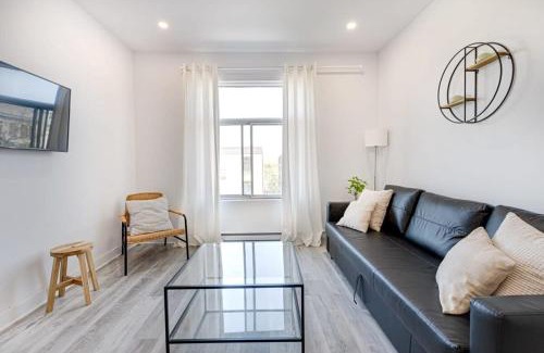 Mile End Apartment | Stylish 1BR Retreat in the Heart of Plateau, MTL