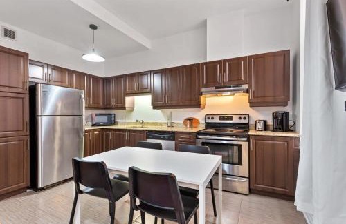 Milton Park Apartment | Explore M11 The Artsy Suite: 2BR in Prime Downtown Spot