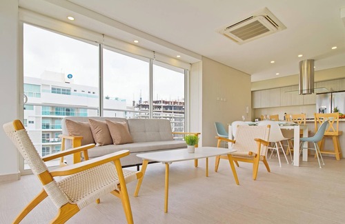 La Boquilla Apartment | Relaxing Oceanfront Apartment with Hot Tub for 6 Guests