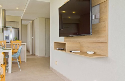 La Boquilla Apartment | Relaxing Oceanfront Apartment with Hot Tub for 6 Guests