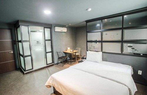 Chilgok-gun Hotel | Budget-Friendly M7 Business Hotel with Family Amenities