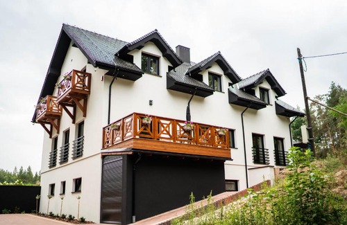 Lgin Hotel | Discover Mały Bór: Family-Friendly with Breakfast & Hot Tub