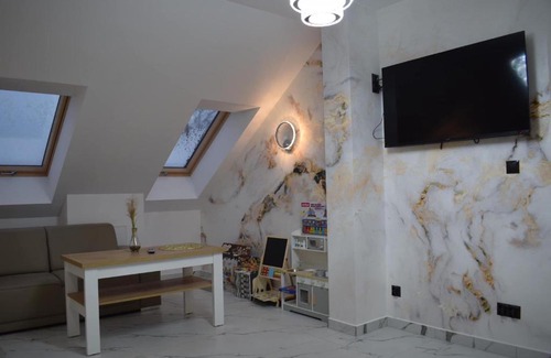 Podzamcze House | Guest Rated 10/10 at Mały Książę with Hot Tub & Breakfast