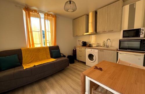 Milly-la-Foret Apartment | Cozy Ma Belle Conciergerie in Historic Milly-La-Foret