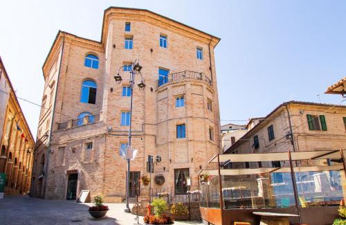 Corinaldo Hotel | Highly Rated MA Hotel: Pet Friendly & Family Accommodations
