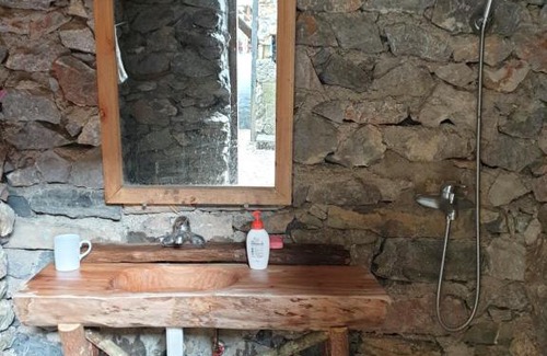 Dong Van House | Affordable Comfort at Ma Le Homestay with Hot Tub