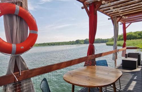 Giffaumont-Champaubert House | Relaxing Retreat: Ma Maison Sur L'Eau - Lac du Der