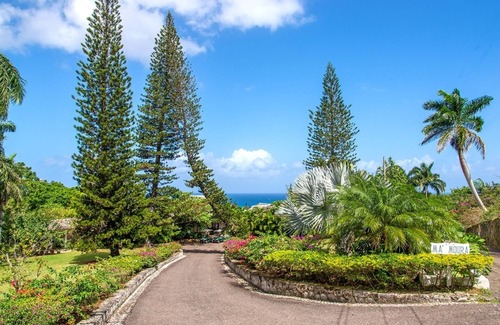 Tryall Villa | Experience Ma Moura Villa: Oceanfront Bliss & Spa Retreat