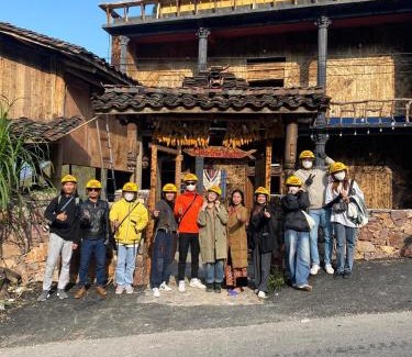 Meo Vac Hostel | Discover Ma Pi Leng Heritage Homestay: Pet-Friendly Retreat