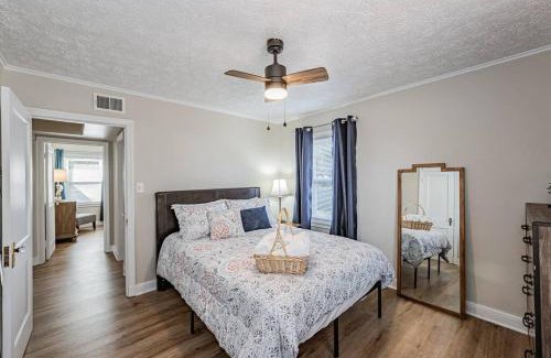 Providence Forge House | Relax at Ma's Cozy Cape: Your Ideal Family Retreat!