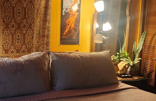 Kalapana Bed & Breakfast | Experience Ma'ukele Lodge: Rated 9.4 with Pool & Dining