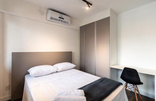 Santa Ifigenia Apartment | Discover Aconchego Near Estação da Luz with Pool Access