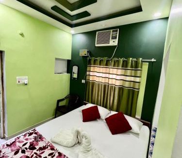 Varanasi House | Cozy Maa Durga Inn: Child-Friendly with 8.9/10 Reviews