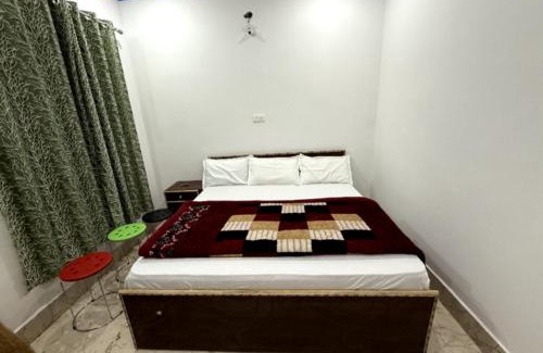 Ukhimath House | Cozy Maa Kalishila Home Stay with Family-Friendly Amenities