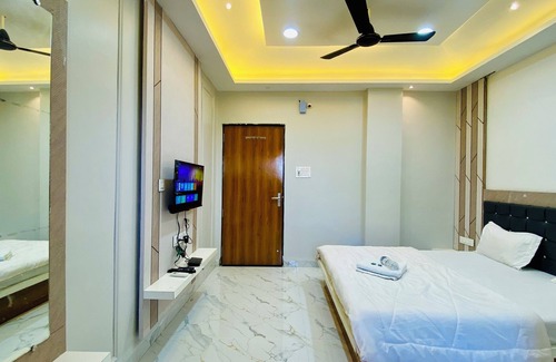 Khandwa Hotel | Maa Narmada Hotel & Family Restaurant