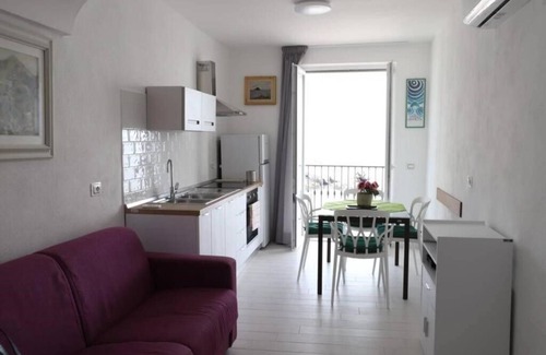 Sant'Angelo Apartment | Family-Friendly Retreat at Maadry House Apartment 1