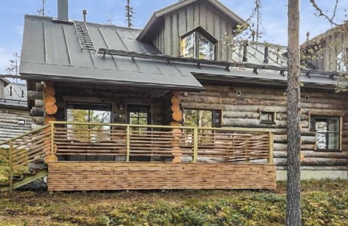 Akaslompolo House | Scenic Maahisenrinne 3 f 25 with Spa & Lake View