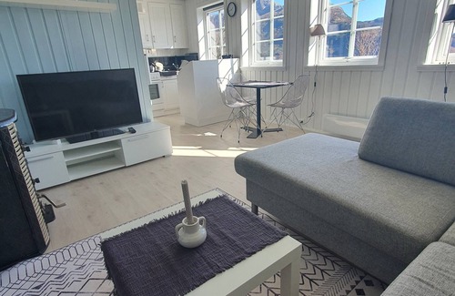 Maloy Apartment | Discover Maaloey Fjord & Mountain Panorama with Great Amenities