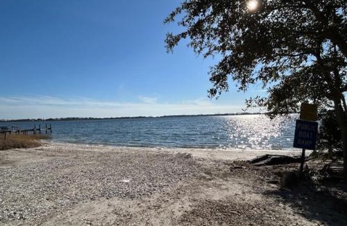 Alligator Point House | Maana- A Boaters Bungalow