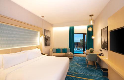 Seeb Hotel | Relax at Maani Muscat Hotel & Suites with Pool and Ocean Views