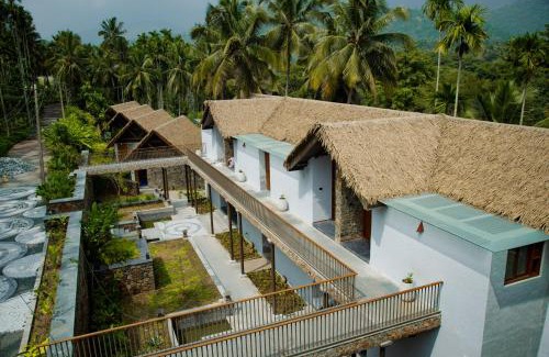 Wellington Hotel | Relaxing Maayaa Riverside Villas & Suites with Pool Access