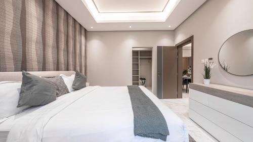Hera Street Apartment | Comfortable Stay at Mabaat - Alsalama with Family Amenities