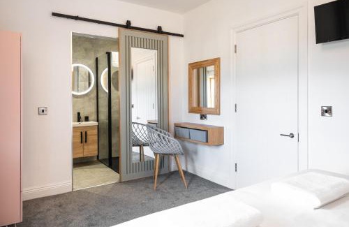 Enniskillen House | Pet and Child Friendly Retreat: Mabel's Maison Awaits
