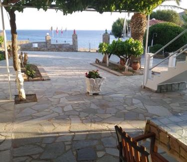 Myrina Apartment | Oceanfront Oasis: Mabella Beach with Top-Rated Amenities