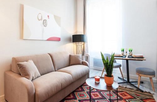 7th Arrondissement Apartment | Cozy Macé Studio Apartment - Ideal for Families and Travelers