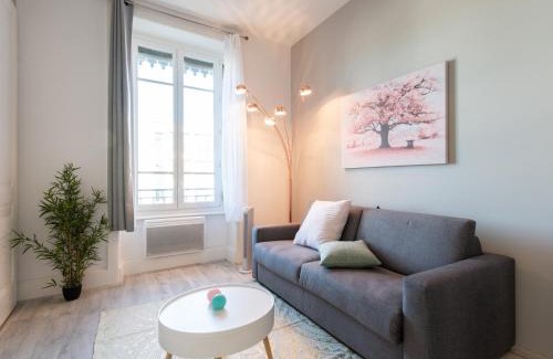 7th Arrondissement Apartment | Cozy Macé Studio Apartment - Ideal for Families and Travelers