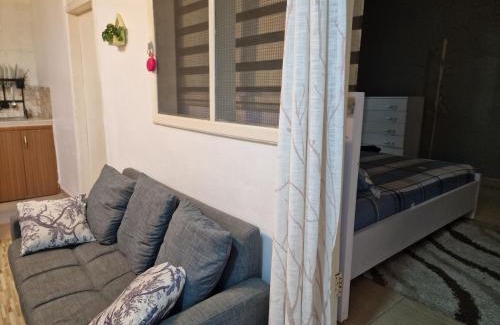 Dansoman Apartment | Welcoming Blueberry Suite: Family-Friendly Comfort Awaits