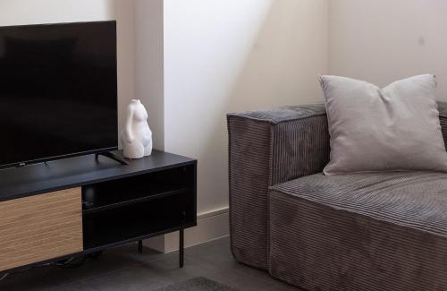 Middle Park Apartment | Child-Friendly MAC Middle Park - 4-Star Guest Rated Hotel