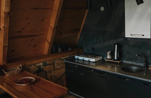 Rize Ski Chalet | Cozy Maca Bungalow: Family-Friendly with Kitchen & Breakfast
