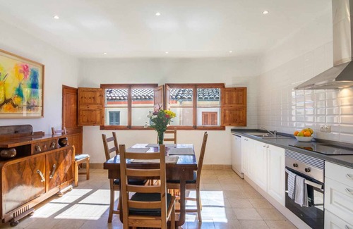 Campanet Apartment | Scenic Maca Sol: Family-Friendly Mountain Retreat Awaits