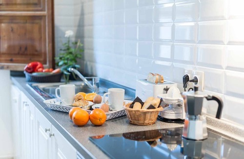 Campanet Apartment | Scenic Maca Sol: Family-Friendly Mountain Retreat Awaits