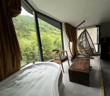 Macka Hotel | Discover Macartaşı Hotel: 4-Star Stay with Hot Tub & Dining