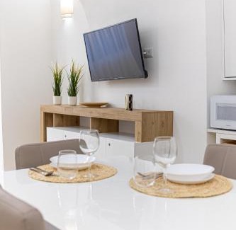 Materdei Apartment | Elegant Macarth APT Deluxe in Napoli Centro - Highly Rated!