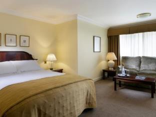 Stratford-upon-Avon Hotel | Relaxing Retreat at Macdonald Alveston Manor Hotel & Spa